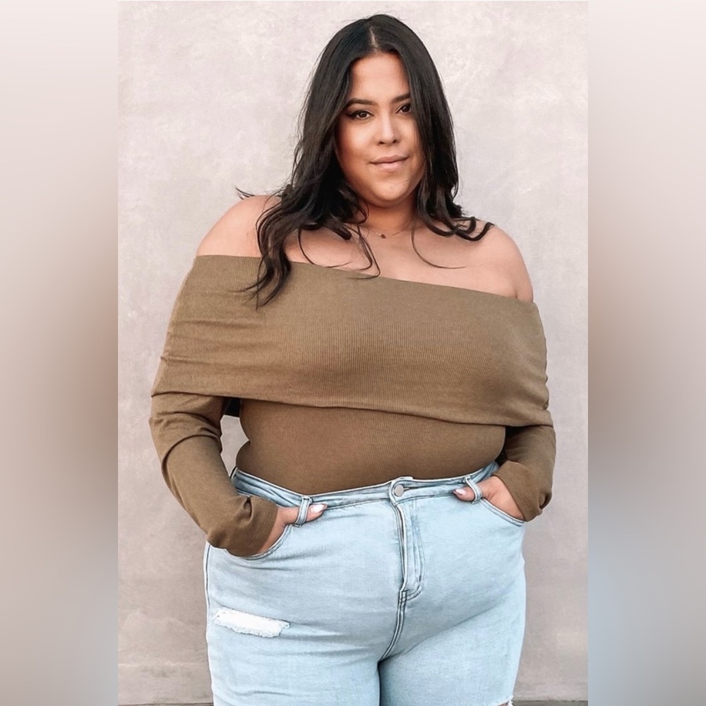 By Egreis chandelier olive ribbed Off-Shoulder bodysuit size S (NWT)